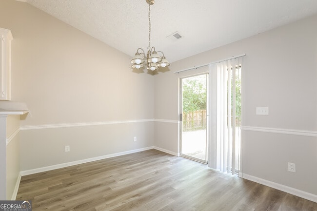 Building Photo - 125 Waters Edge Dr