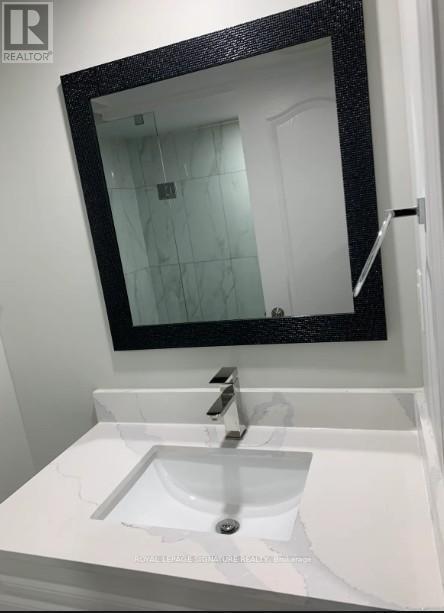 Photo du bâtiment - 317 Mohawk Rd E