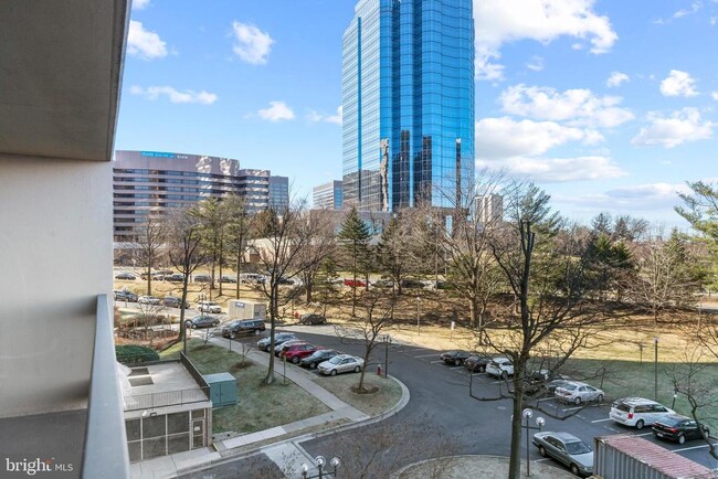 Building Photo - 3701 S George Mason Dr