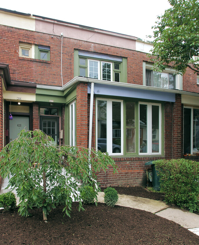 Primary Photo - 427 Biddle Ave