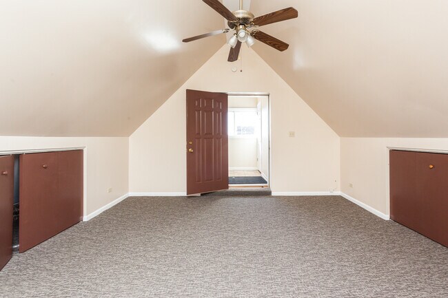 Building Photo - 2131 N Lorel Ave