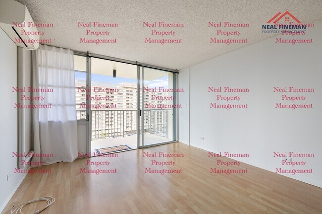 Foto del edificio - 2 Bed 2 Bath, One parking. Tenant pay all ...