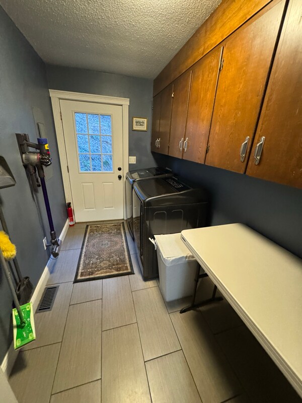 Foto del edificio - 247 Bruce Rd