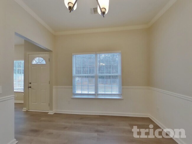 Building Photo - 427 Sapphire Bend