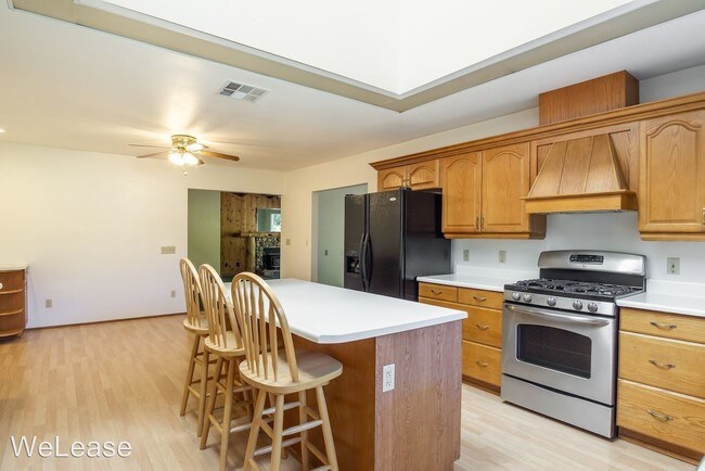 Building Photo - 11616 Eucalyptus Hills Dr