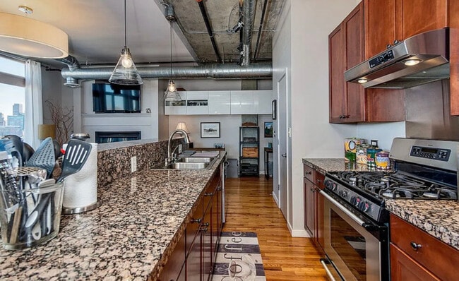 Building Photo - 3201 Shoshone St