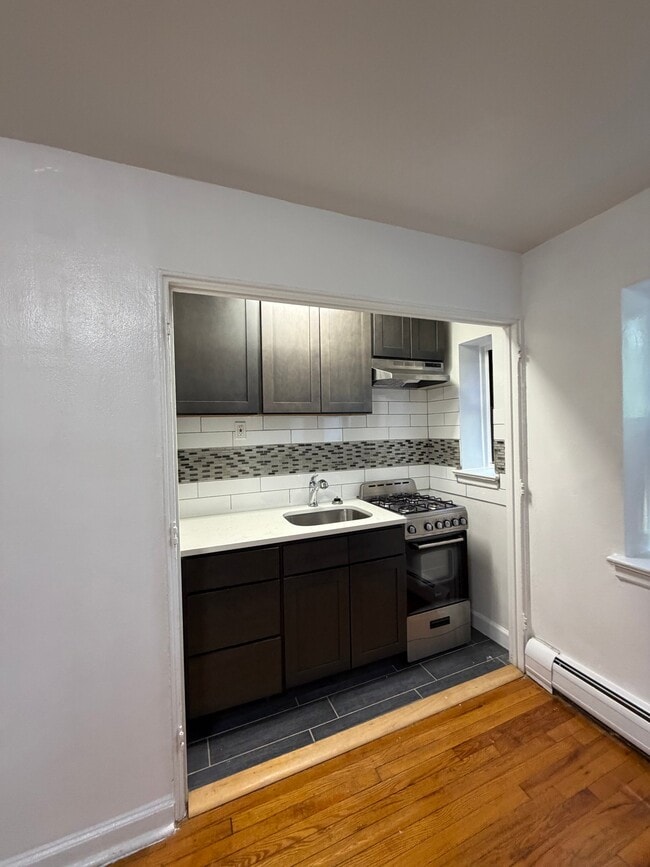 Building Photo - 463 Highland Ave
