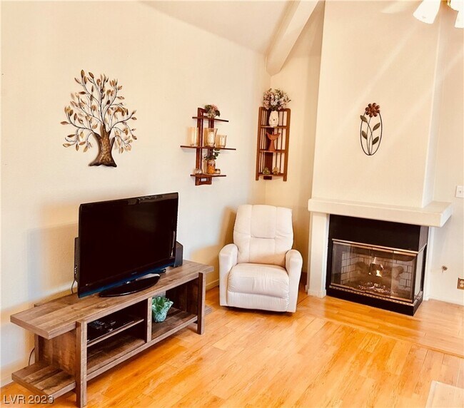 Building Photo - 2611 Durango Dr