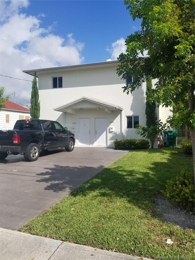 Primary Photo - 1049 SW 11th St