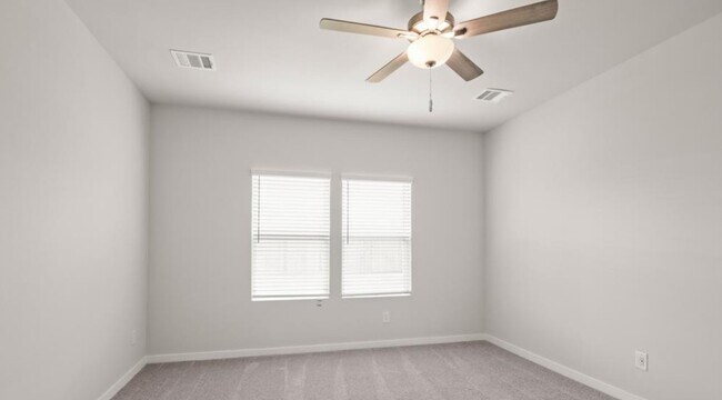 Building Photo - 3915 Flora Fld Dr