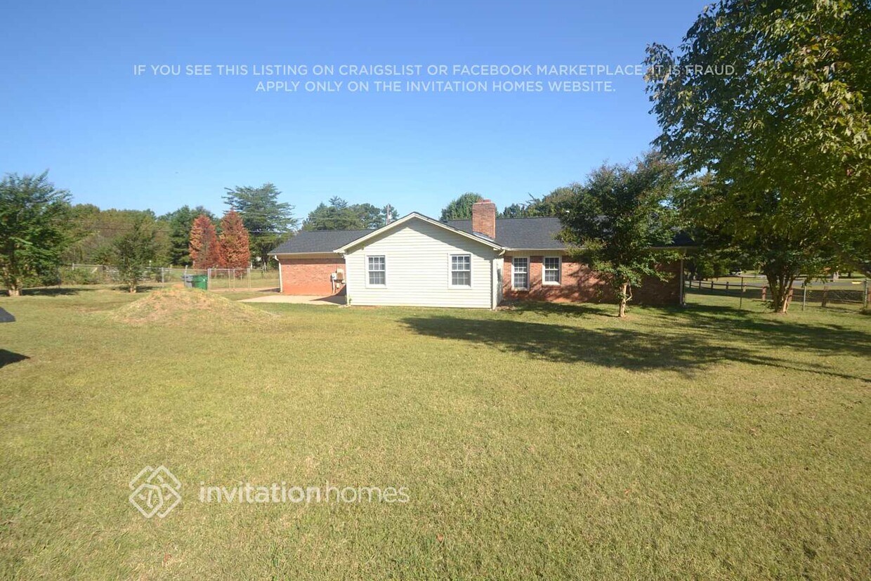 Foto del edificio - 6536 Brushwood Dr