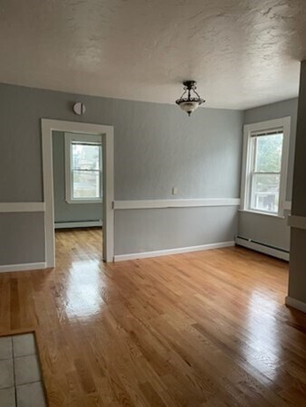 Building Photo - 48 Linden St