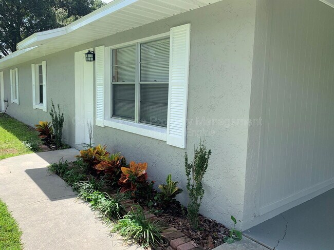 Building Photo - 57 6th St