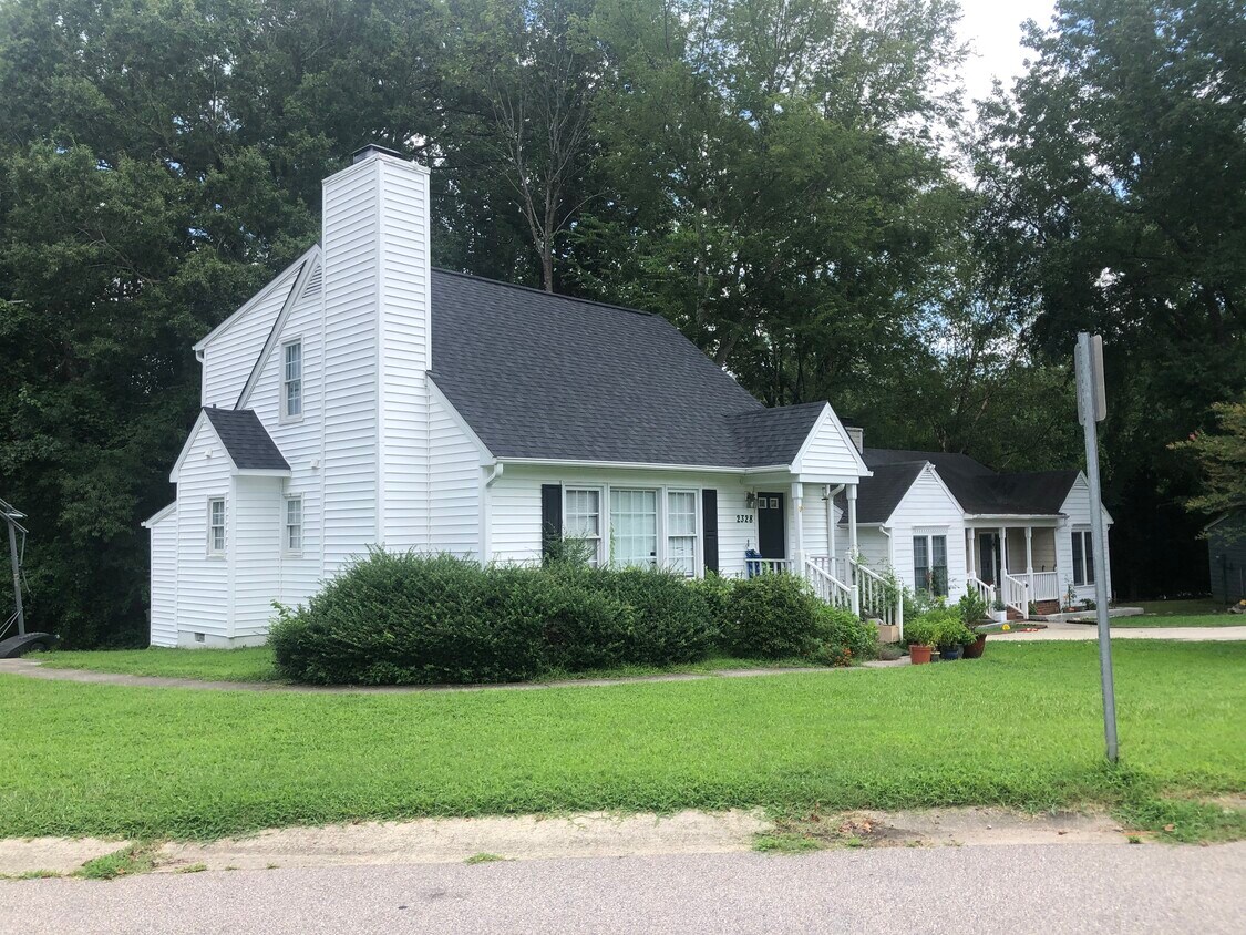 Primary Photo - 2328 Fields of Broadlands Dr