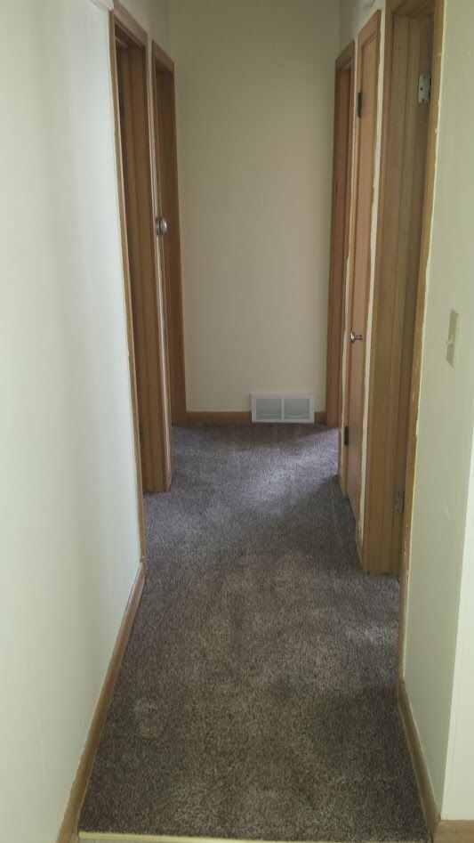 Foto del edificio - 3350 S. 84th Street - 3 Bedroom Lower