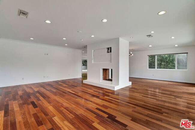 Foto del edificio - 3379 Canton Ln