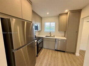 Building Photo - 400 Waterway Dr S