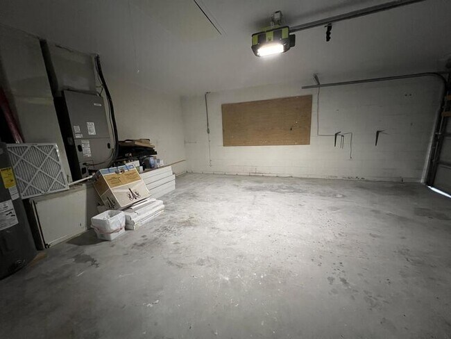Building Photo - 2153 River Park Blvd