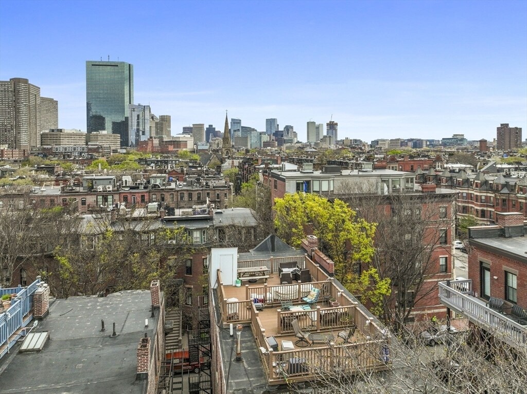 Primary Photo - 2A Wellington St