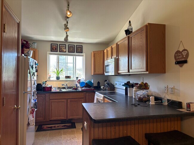Building Photo - 5130 Great Gray Dr