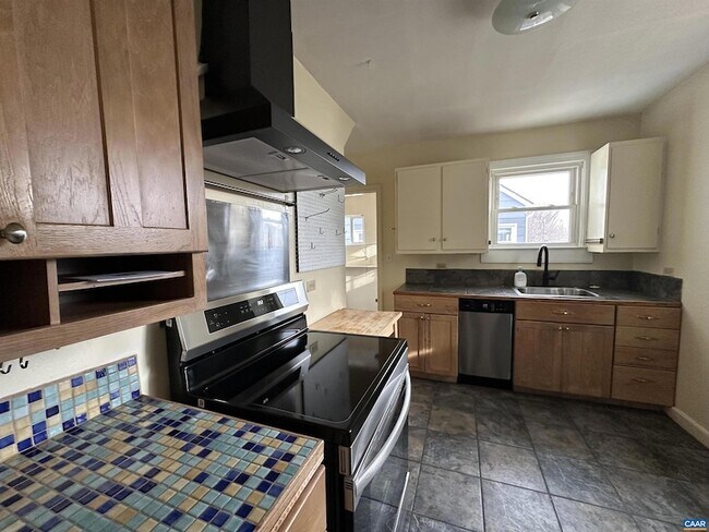 Foto del edificio - 1321 Willow Dr