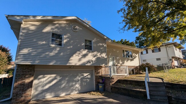 Building Photo - 3-bed home in Lewis Central school district