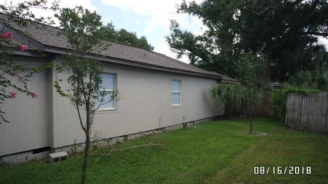 Building Photo - N Orleans 7509