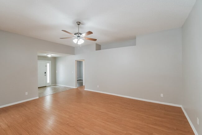 Building Photo - 11090 Stanley Steamer Ln