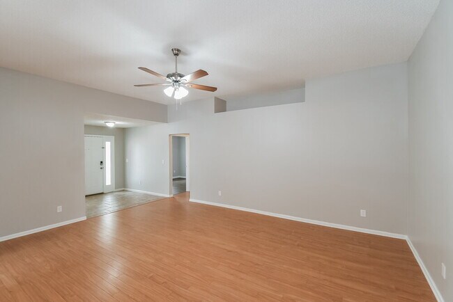 Foto del edificio - 11090 Stanley Steamer Ln