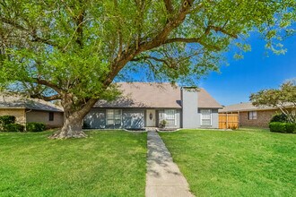 Building Photo - 1841 Tucson Dr