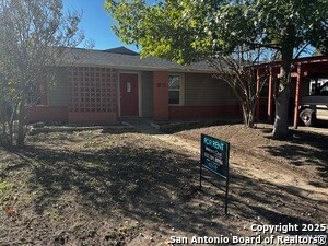 Foto del edificio - 7626 Muleshoe Ln