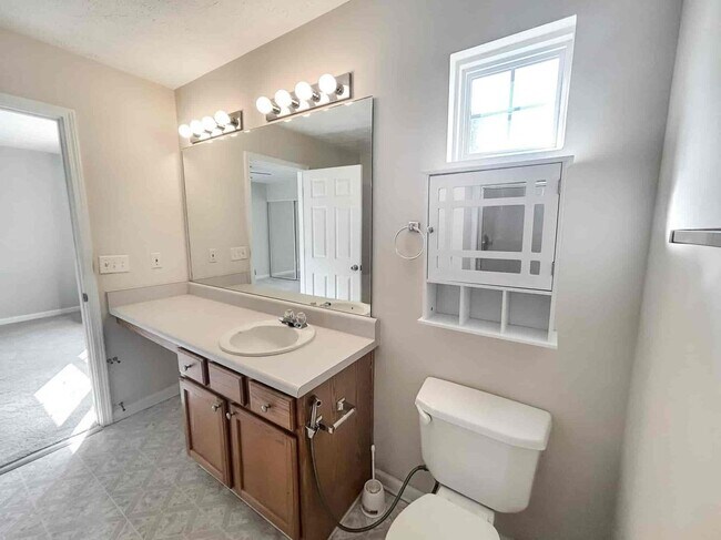 Building Photo - 144 Windcroft Ct NW