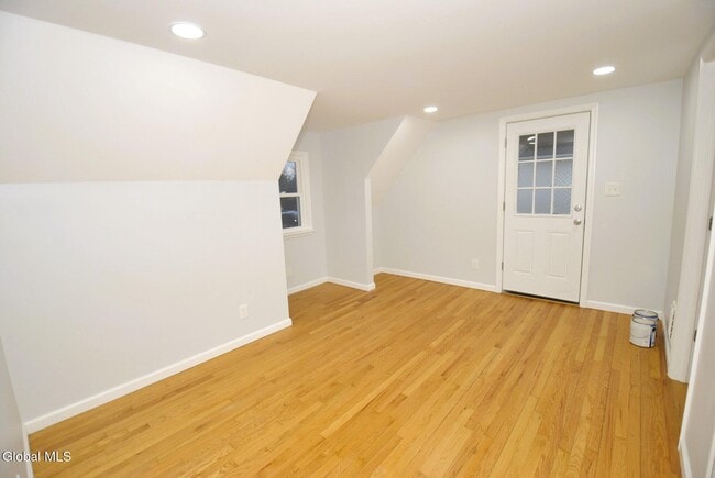 Building Photo - 83 Osborne Rd