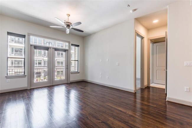 Foto del edificio - 5151 Hidalgo St
