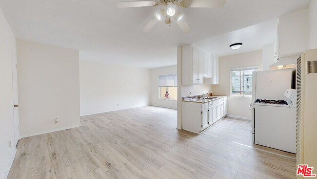 Foto del edificio - 4810 St Elmo Dr