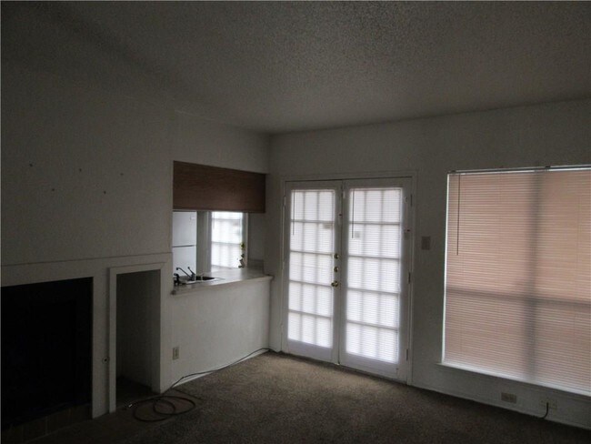 Building Photo - 7522 Holly Hill Dr