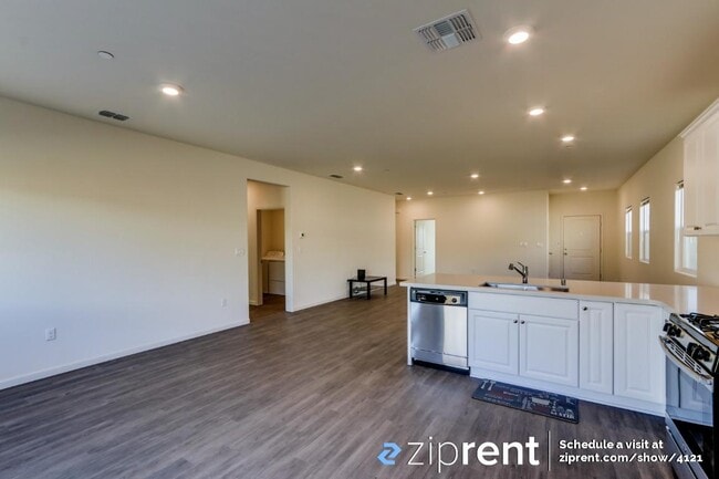 Building Photo - 519 Bedrosian Ave