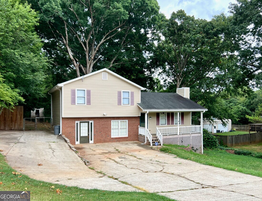 Primary Photo - 439 Woodland St