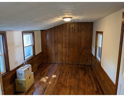 Building Photo - 74 Dickens St