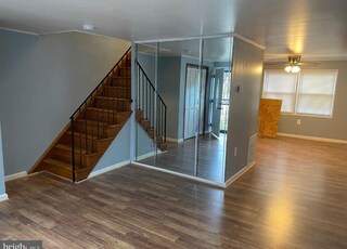Building Photo - 1601 Lyle Ct