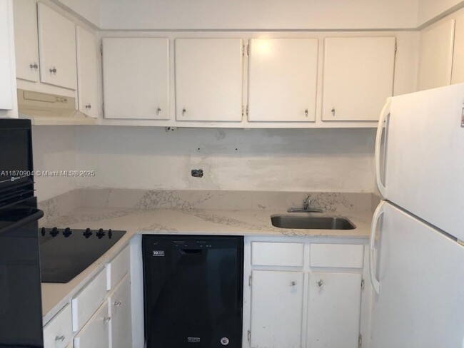 Foto del edificio - 7441 Wayne Ave