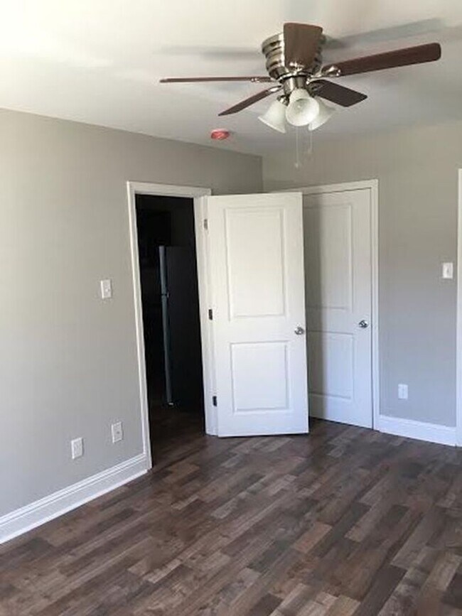 Building Photo - 1BD/1BA in Gated Complex Two Blocks off St Charles Ave