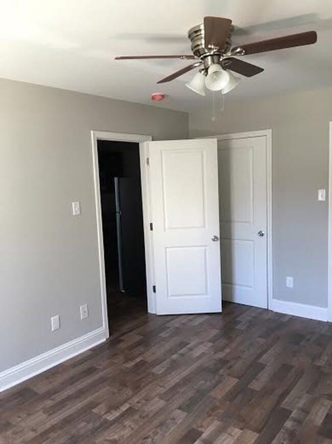 Building Photo - 1BD/1BA in Gated Complex, Washer and Dryer in Unit