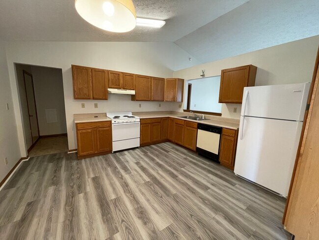 Building Photo - UPDATED 3 BR HOME IN PRIME WEST LAFAYETTE ...