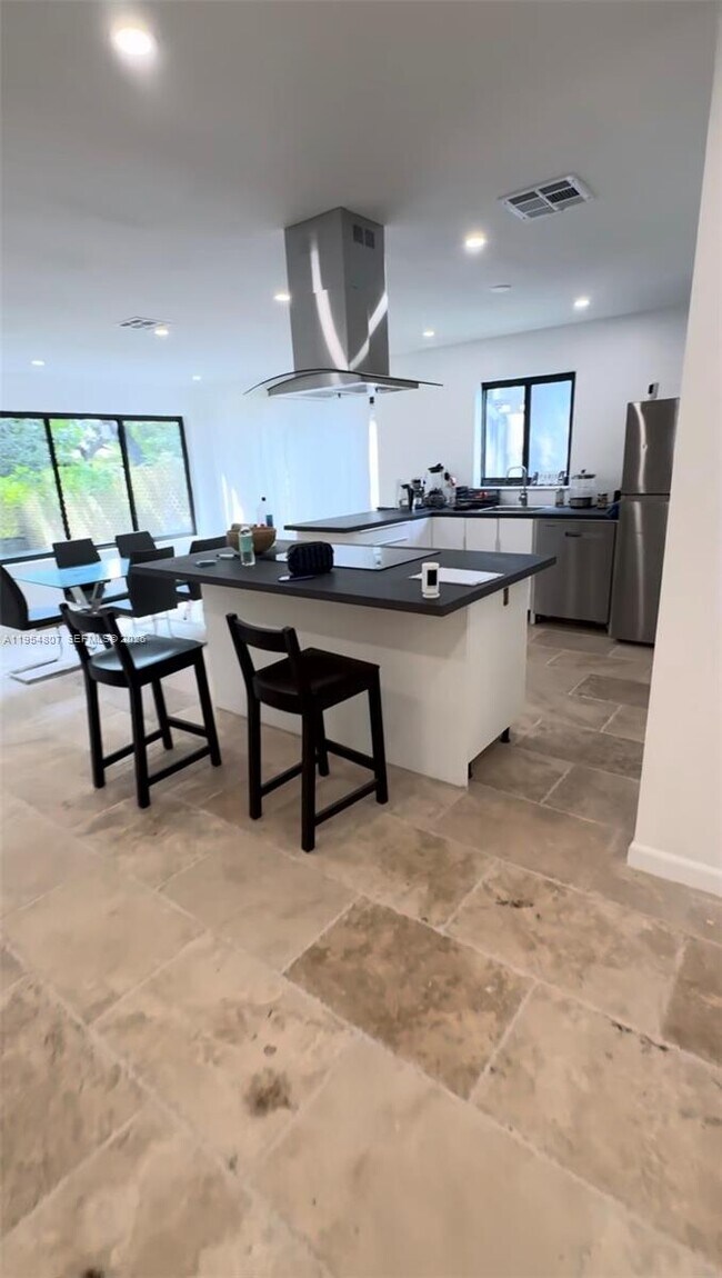 Foto del edificio - 820 NW 50th St