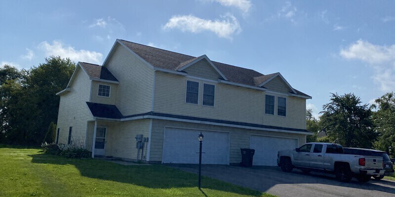 Primary Photo - 2456-2456 Millview