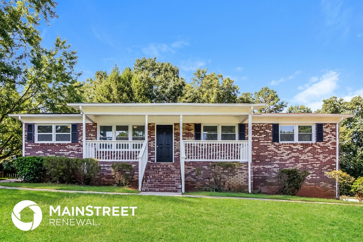 Primary Photo - 2419 Sandlewood Dr