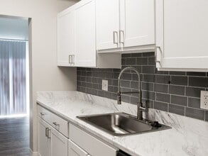 Building Photo - Raven