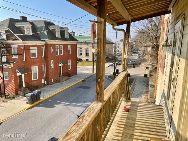 Primary Photo - 4 br, 2 bath 4plex - 17 S 2nd St