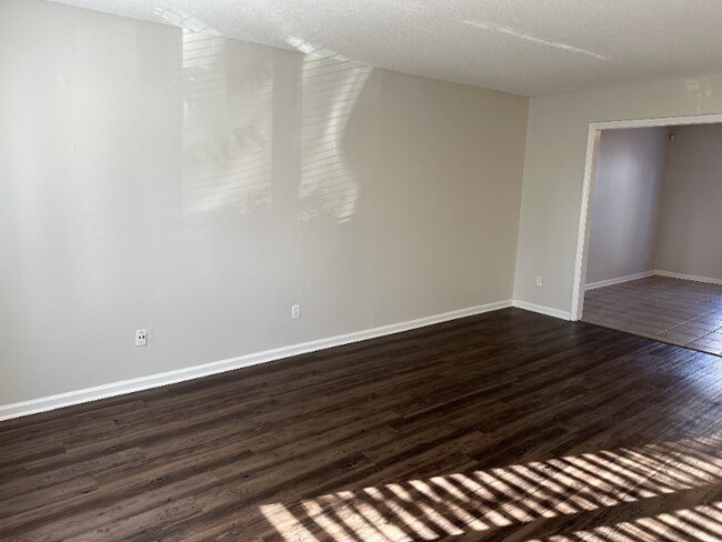 Building Photo - 1921 Mereview Ct